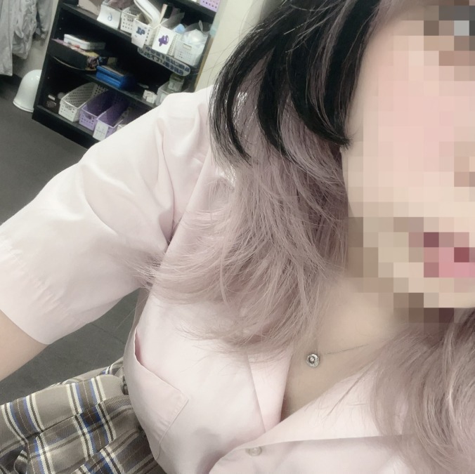 髪を切りました૮ . ̫ . ა