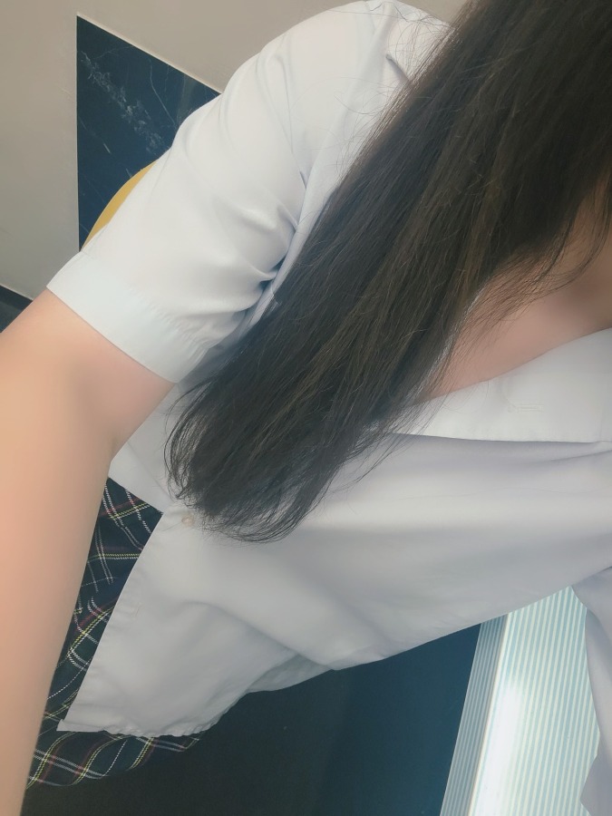 髪色暗くしたー！